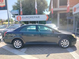 Toyota Avensis 2004-thumb-2