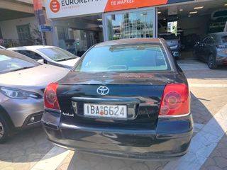 Toyota Avensis 2004-thumb-3