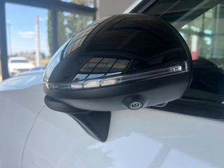 Mercedes-Benz GLC 300 2024 AMG 300e plug in-thumb-6