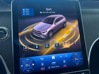 Mercedes-Benz GLC 300 2024 AMG 300e plug in-thumb-30