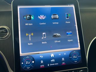 Mercedes-Benz GLC 300 2024 AMG 300e plug in-thumb-36