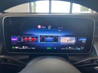 Mercedes-Benz GLC 300 2024 AMG 300e plug in-thumb-23