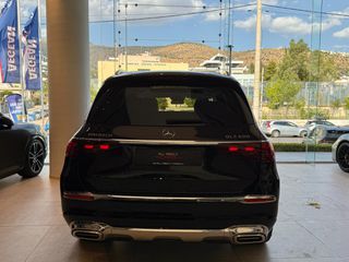 Mercedes-Benz GLS 600 2024 MAYBACH Two-Tone Full Options-thumb-4