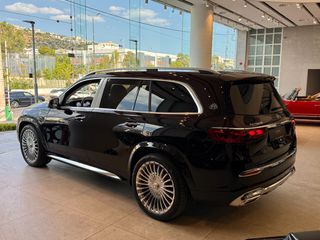 Mercedes-Benz GLS 600 2024 MAYBACH Two-Tone Full Options-thumb-5