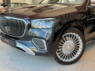 Mercedes-Benz GLS 600 2024 MAYBACH Two-Tone Full Options-thumb-9