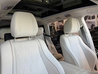 Mercedes-Benz GLS 600 2024 MAYBACH Two-Tone Full Options-thumb-36
