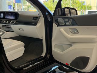 Mercedes-Benz GLS 600 2024 MAYBACH Two-Tone Full Options-thumb-37
