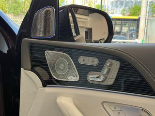 Mercedes-Benz GLS 600 2024 MAYBACH Two-Tone Full Options-thumb-38
