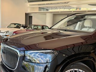 Mercedes-Benz GLS 600 2024 MAYBACH Two-Tone Full Options-thumb-10