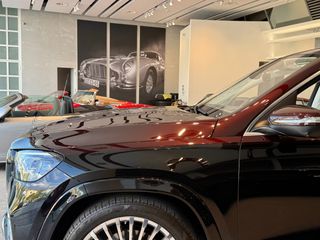 Mercedes-Benz GLS 600 2024 MAYBACH Two-Tone Full Options-thumb-12