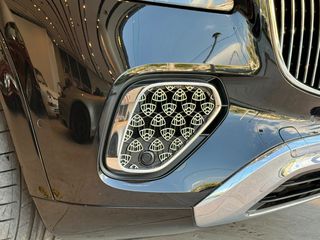 Mercedes-Benz GLS 600 2024 MAYBACH Two-Tone Full Options-thumb-16