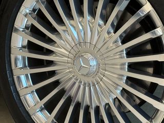 Mercedes-Benz GLS 600 2024 MAYBACH Two-Tone Full Options-thumb-17