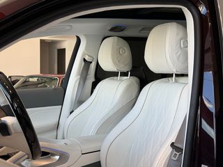 Mercedes-Benz GLS 600 2024 MAYBACH Two-Tone Full Options-thumb-22