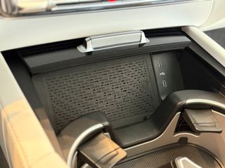Mercedes-Benz GLS 600 2024 MAYBACH Two-Tone Full Options-thumb-32
