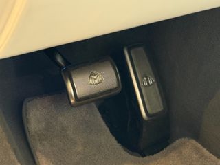 Mercedes-Benz GLS 600 2024 MAYBACH Two-Tone Full Options-thumb-35