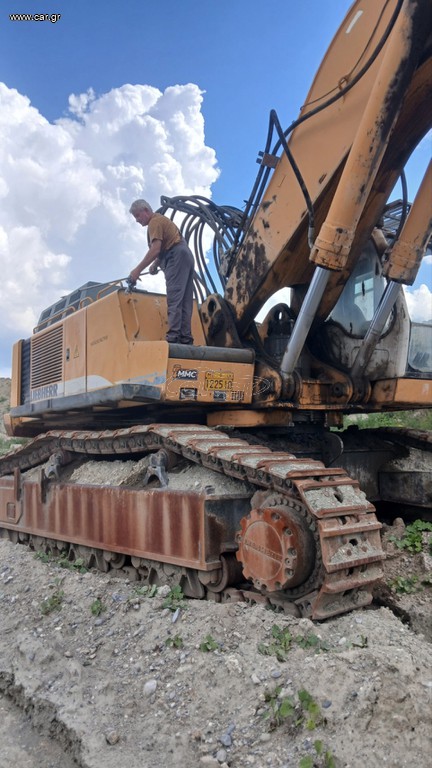 Εκσκαφέας Με Ερπύστριες Liebherr 2004 R 974 HD