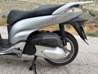 Honda SH 300i 2018-thumb-8