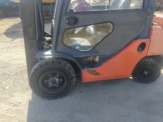 Toyota 2010 8FDF30-thumb-1