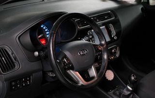 Kia Rio 2016 Dream team edition-thumb-3