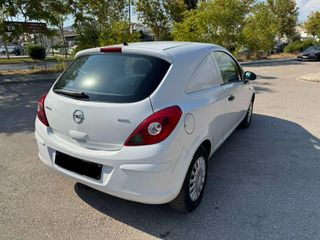 Opel Corsa 2014-thumb-6