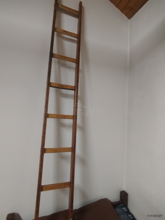 Σκάλα ξύλινη