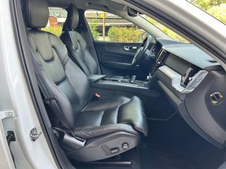 Volvo XC 60 2020 Β4 AWD MOMENTUM-thumb-19