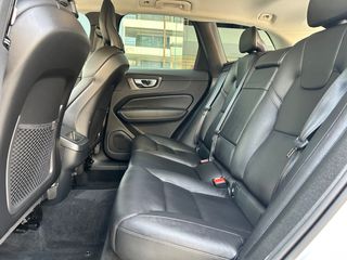 Volvo XC 60 2020 Β4 AWD MOMENTUM-thumb-17