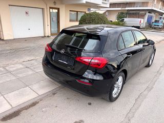 Mercedes-Benz A 160 2020-thumb-7