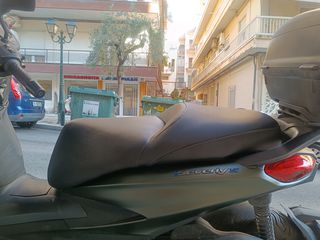 Πωλείται σέλα έτους 6/2025 για Beverly 300cc-310cc - 400cc φτιαγμένη με καινούργιο αφρώδες και καινούργιο κάλυμμα χωρίς σπασίματα λόγω αλλαγής σε confort + θερμαινόμενη.