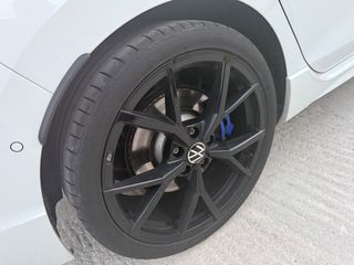 Volkswagen Golf 2023 R-thumb-5