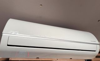 NAKASSI ΝΑΚΑ Inverter 24000btu, Α+++, R32, έτοιμα για τοποθέτηση με τα υγρά τους κρατημένα, απο κατάστημα που έκλεισε λόγω λήξης μίσθωσης