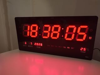 Ψηφιακό ρολόι τοίχου