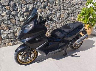 Gilera GP 800 2008 GP800-thumb-1