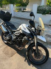 Triumph Tiger 800 XC 2011-thumb-11