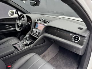 Bentley Bentayga 2025 Hybrid-thumb-20