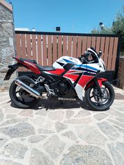 Honda CBR 300 R 2017-thumb-3