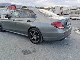 Mercedes-Benz E 300 2019-thumb-5
