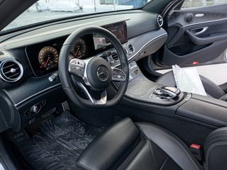 Mercedes-Benz E 300 2019-thumb-8