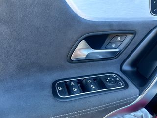 Mercedes-Benz A 35 AMG 2018 AMG/EDITION-4MATIC/SUNROOF-thumb-27