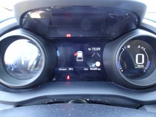 Toyota Yaris Cross 2022 4X4! 1,5 HYBRID 116h Dynamic AWD-i-thumb-17