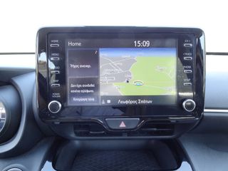 Toyota Yaris Cross 2022 4X4! 1,5 HYBRID 116h Dynamic AWD-i-thumb-8