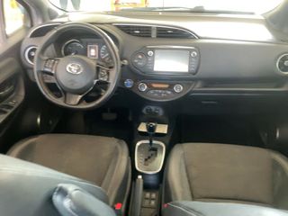 Toyota Yaris 2018 1.5 HYBRID STYLE PANORAMA-thumb-3