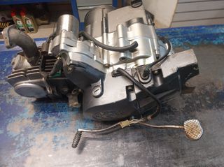 Kymco spike 125 ολοκληρος κινητηρας, βγαλμενος απο τρακαρισμενο μηχανακι παπι spyke 125.