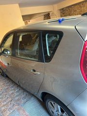 Renault Scenic 2011-thumb-1