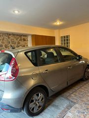 Renault Scenic 2011-thumb-2