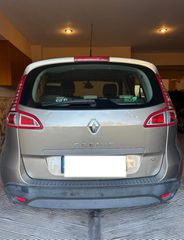 Renault Scenic 2011-thumb-3