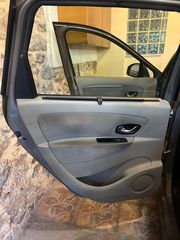 Renault Scenic 2011-thumb-12
