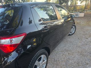 Toyota Yaris 2017 FULL EXTRA-thumb-3