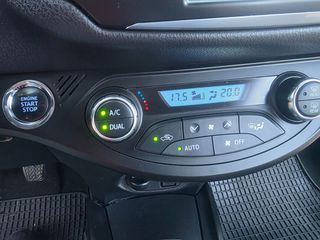 Toyota Yaris 2017 FULL EXTRA-thumb-15
