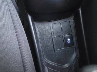 Toyota Yaris 2017 FULL EXTRA-thumb-22